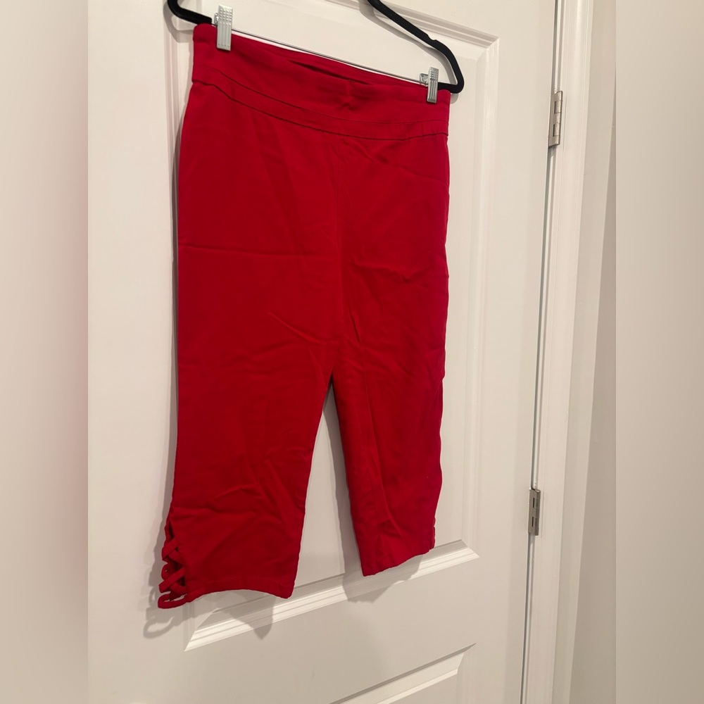 Red Capris